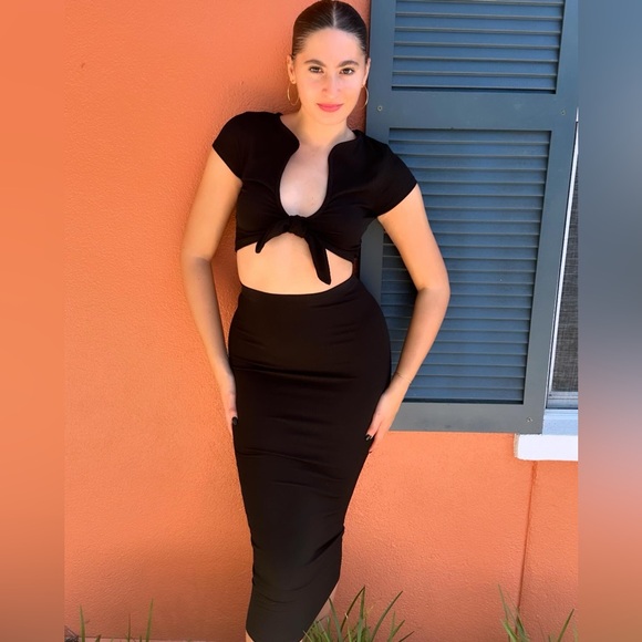 2 Piece Set Black Skirt Corp Top✨ - Picture 4 of 7